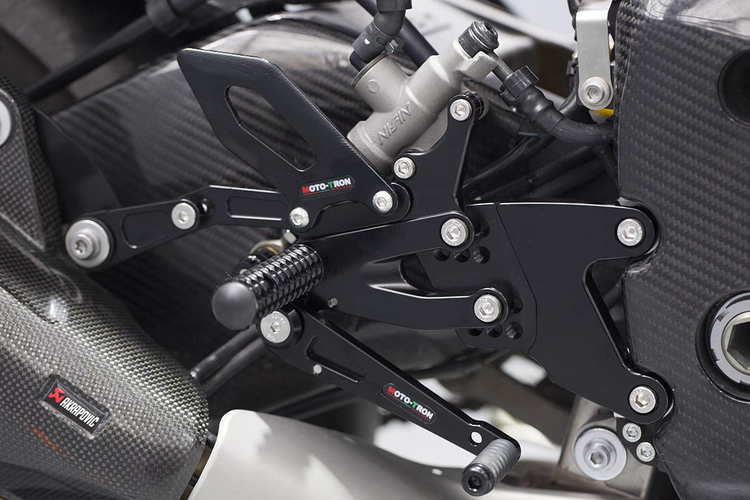 MOTO-TRON Rearsets for YAMAHA R1 (2015+)
