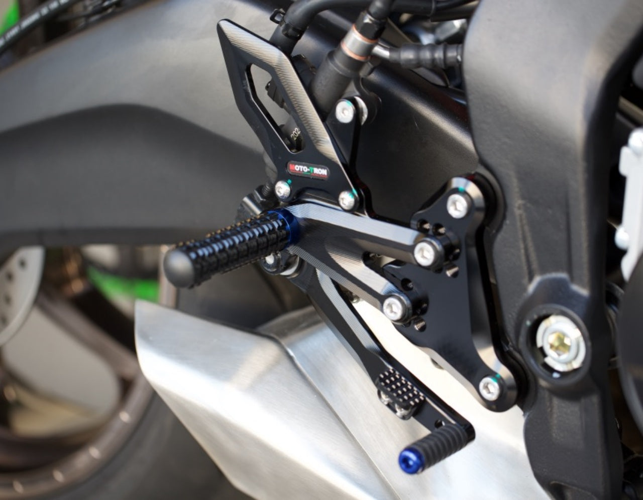 MOTO-TRON Rearsets for CFMOTO 675 SS (2024+) / 675 NK (2025+)