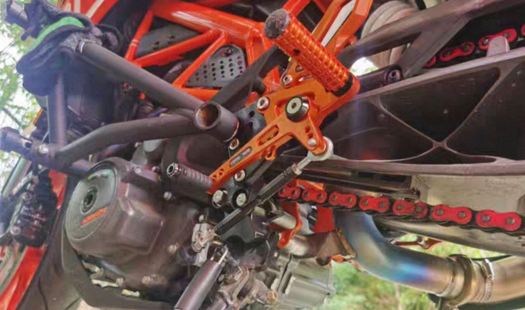 MOTO-TRON Rearsets for KTM Duke 390 (2018-2023)