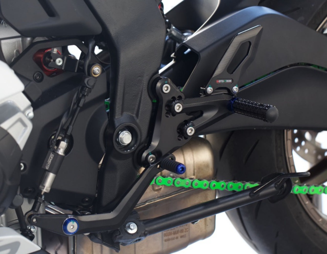 MOTO-TRON Rearsets for CFMOTO 675 SS (2024+) / 675 NK (2025+)