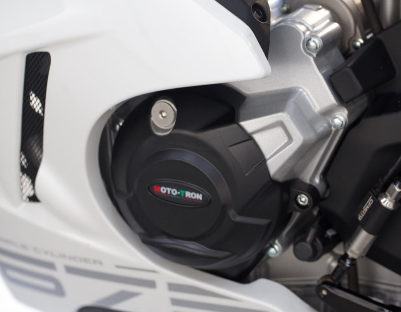 MOTO-TRON Engine Cover for CFMOTO 675 SS (2024+) / 675 NK (2025+)