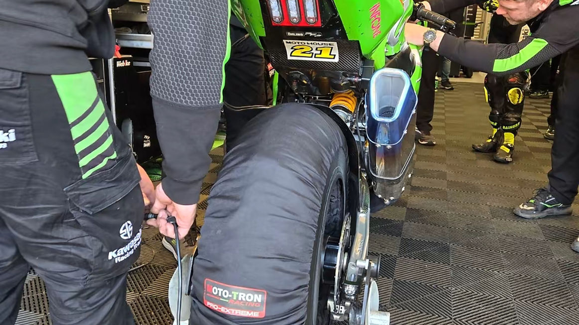 MOTO-TRON Pro-Extreme Full Coverage & Automatic Temperature Control Tire Warmers