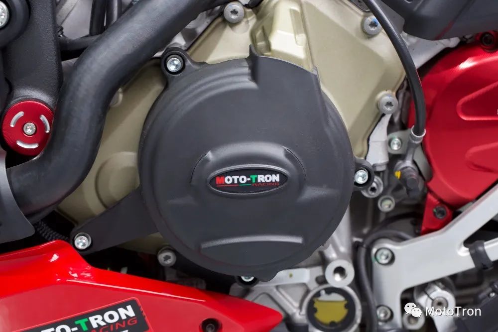 MOTO-TRON Engine Cover for DUCATI PANIGALE V4/V4SF (2018-2024)