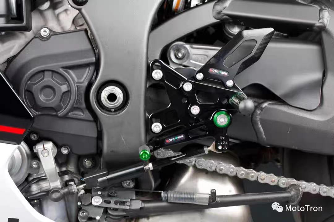 MOTO-TRON Rearsets for KAWASAKI ZX-10R/RR (2011+)